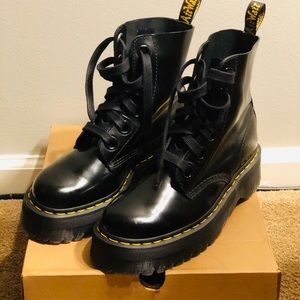 Dr. Martens Molly boot